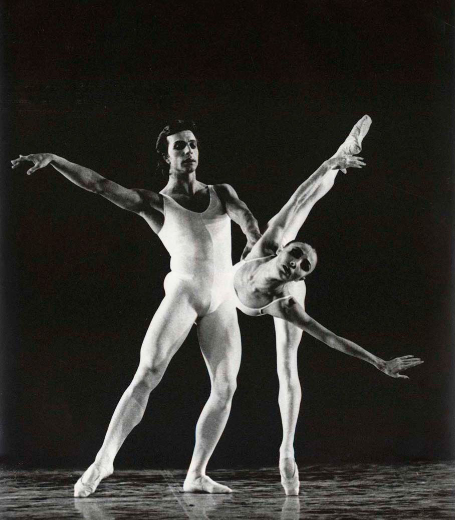 PASO-A-DOS-EN-BLANCO-DESTACADA