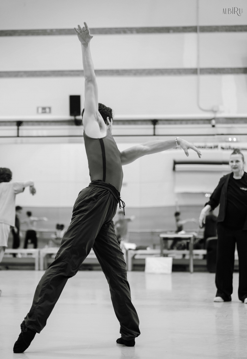 bailarín: Mario Galindo foto: Alba Muriel